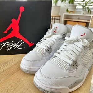 Jordan Air Retro 4 White and Black